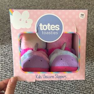 Totes Toasties Kids Unicorn House Slippers Small Pink Colorful
